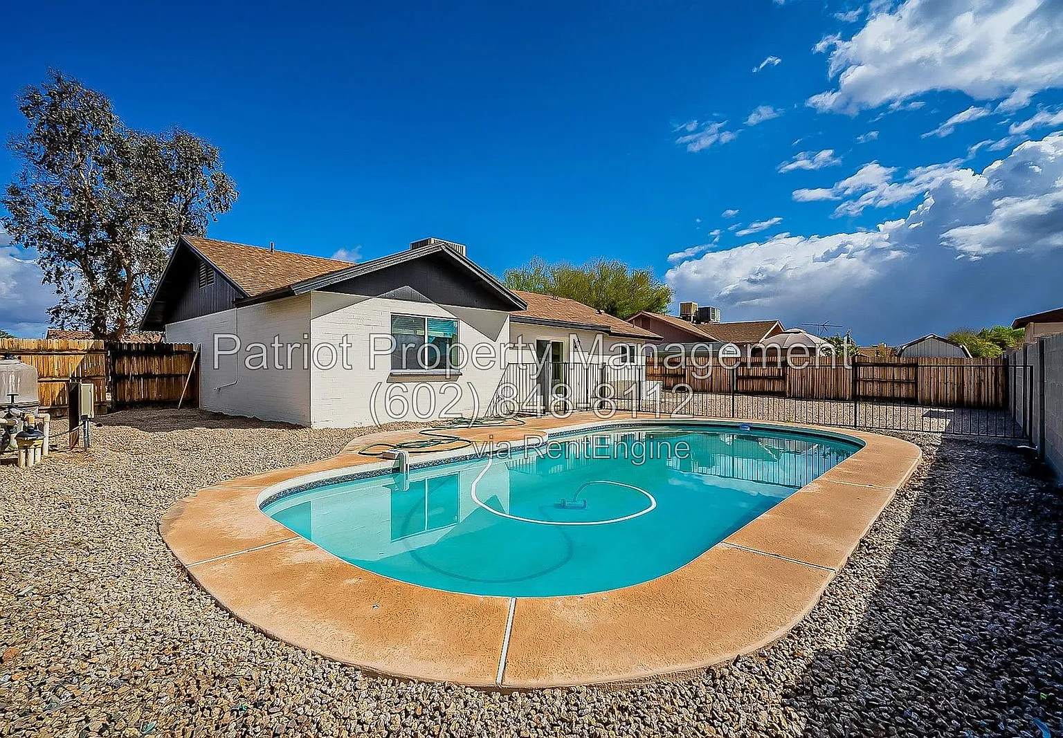 3 bed, 2.0 bath, 1439 sqft, $2,000 — Photo 1