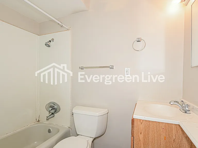 2667 Garham Dr — Photo 10