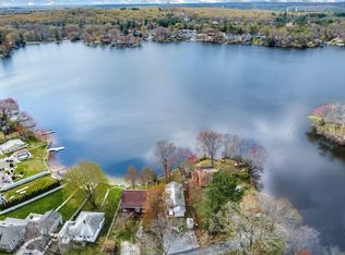 8 Bernier Ln, Bellingham, MA 02019