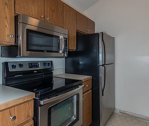 2nd image of 7093 Village Dr Unit 7084