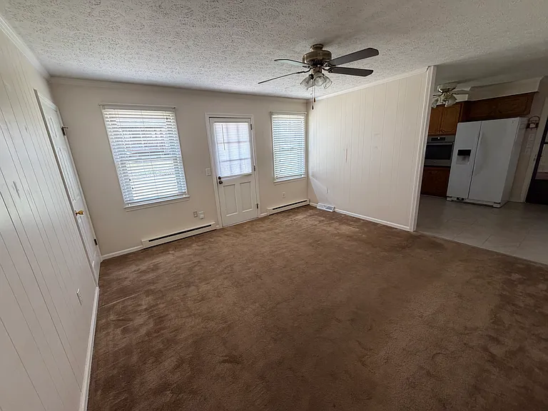 113 Avalon Cir — Photo 9