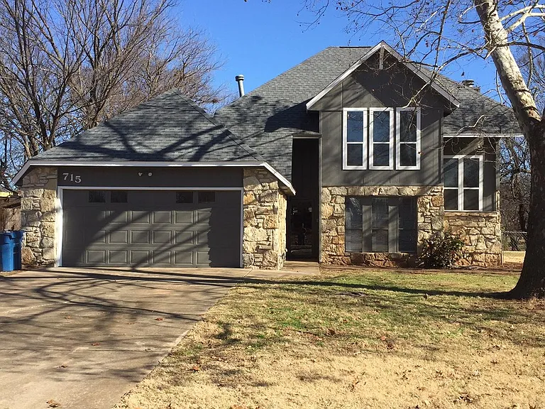 715 N. Dryden Circle, 2 car garage, great yard