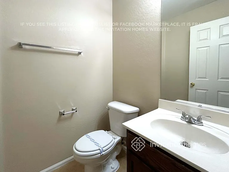 1640 S 171st Dr — Photo 15