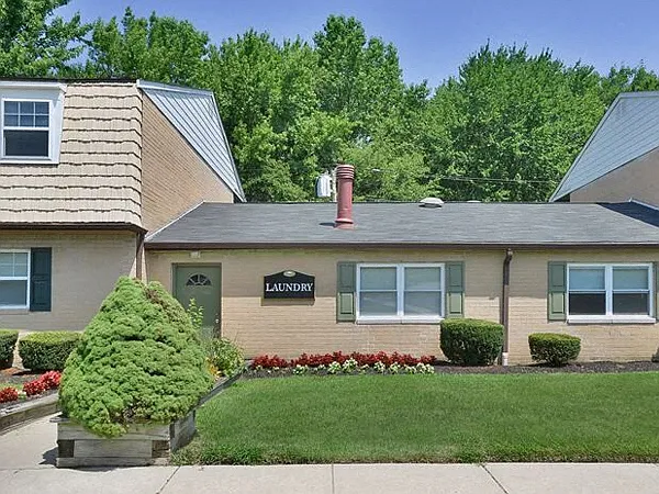 Eastampton Gardens Apartment Homes — Photo 31