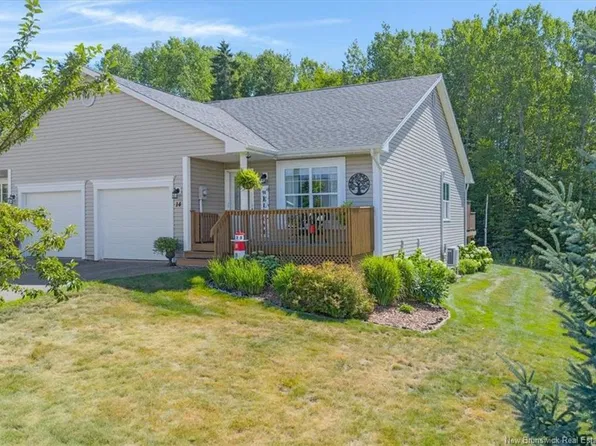 14 Alexander Ct, Hampton, NB E5N 2C8