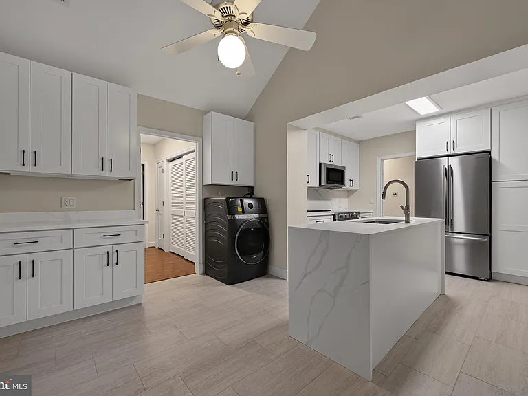 8023 Washington Ave — Photo 15