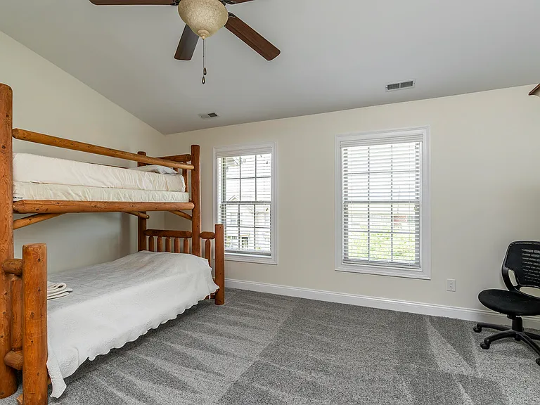 3336 Beacon St — Photo 23