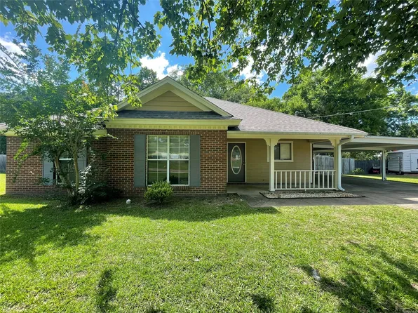 233 Pecan Cir, Millbrook, AL 36054