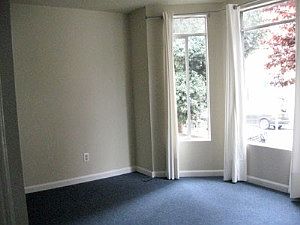 Living :: 889 York