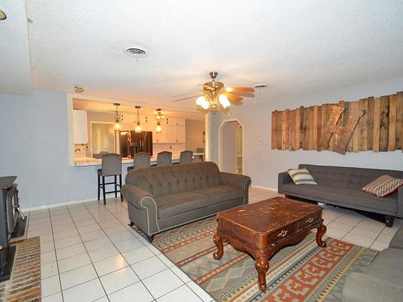 3rd image of 251 Kennon Ln