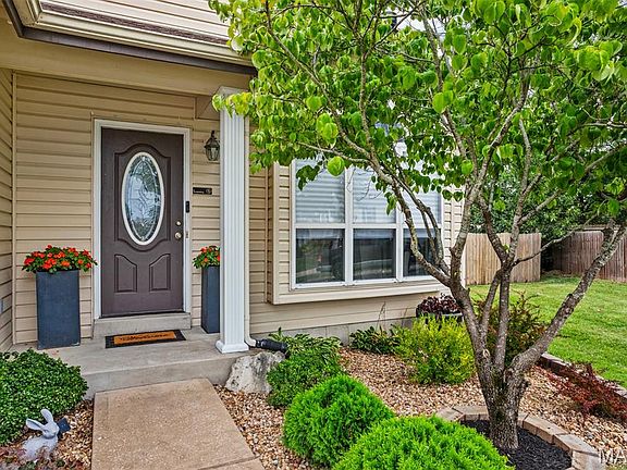 3rd image of 223 Destiny Ct