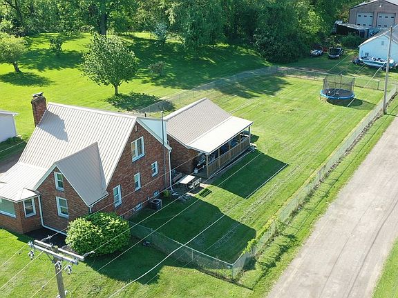 2nd image of 914 Park Ave E