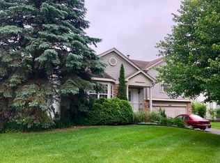 4000 Springlake Ct, Lake In The Hills, IL 60156