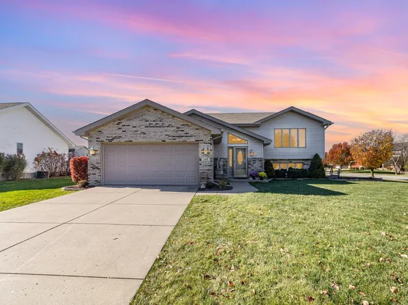 9444 Beall St, Dyer, IN 46311