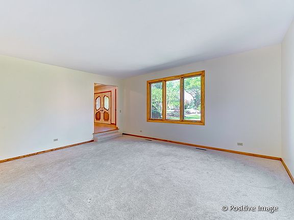 5th image of 183 Saddle Brook Dr