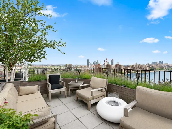 10 East End Avenue image 15 of 20