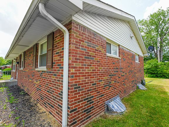 4th image of 4714 N Kenmore Rd