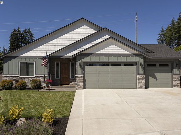 3rd image of 2938 NE 3rd Cir