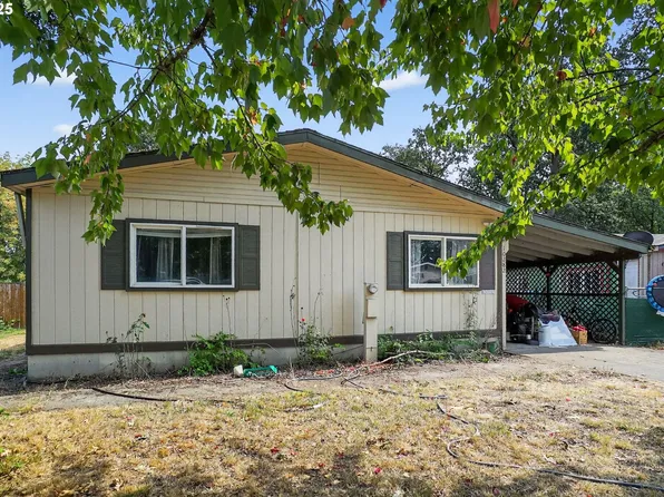 10282 NW Oak Ter, North Plains, OR 97133