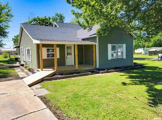 229 W 2nd St, Xenia, IL 62899