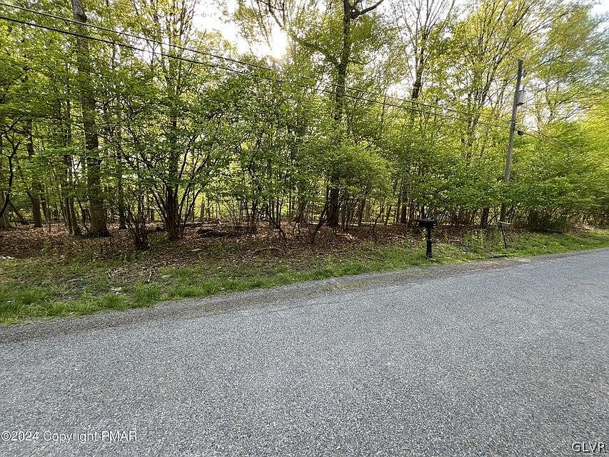 1st image of 17 Lenape Dr