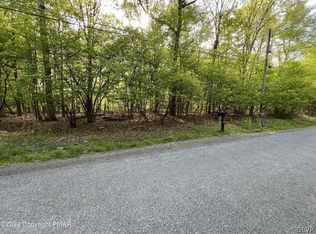 17 Lenape Dr, East Stroudsburg, PA