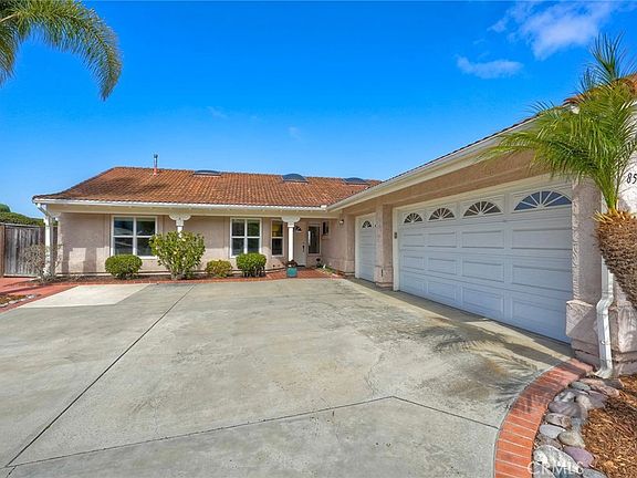 3rd image of 854 Rivertree Dr