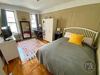 Rented by Realty 2000 Corp