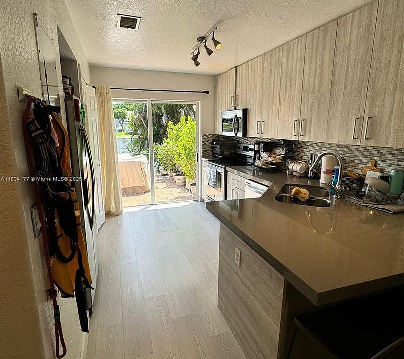 1st image of 5755 NW 109th Ave APT 17