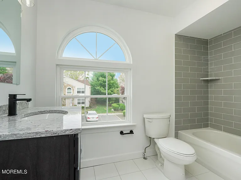 27 Karen Dr — Photo 22