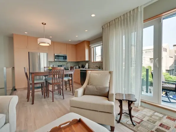 3631 W 15th Ave, Vancouver, BC V6R 2Z6