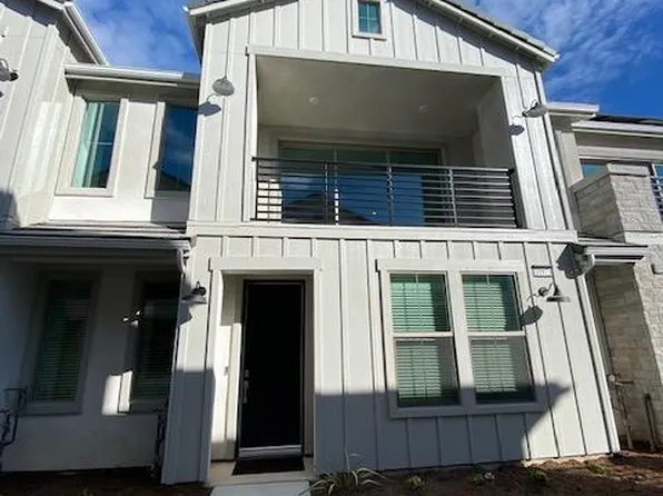10973 N Blackberry Dr, Fresno, CA 93730