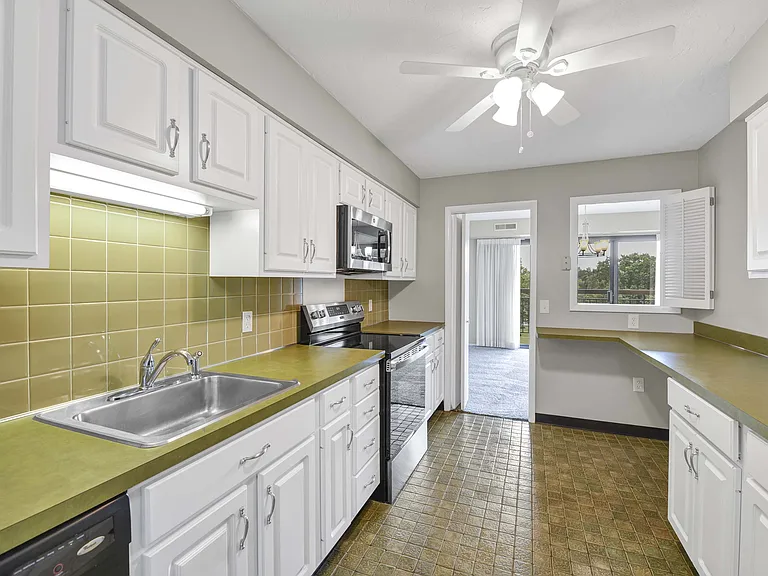12550 Lake Ave #706 — Photo 9