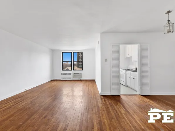 414 Elmwood Avenue image 11 of 26