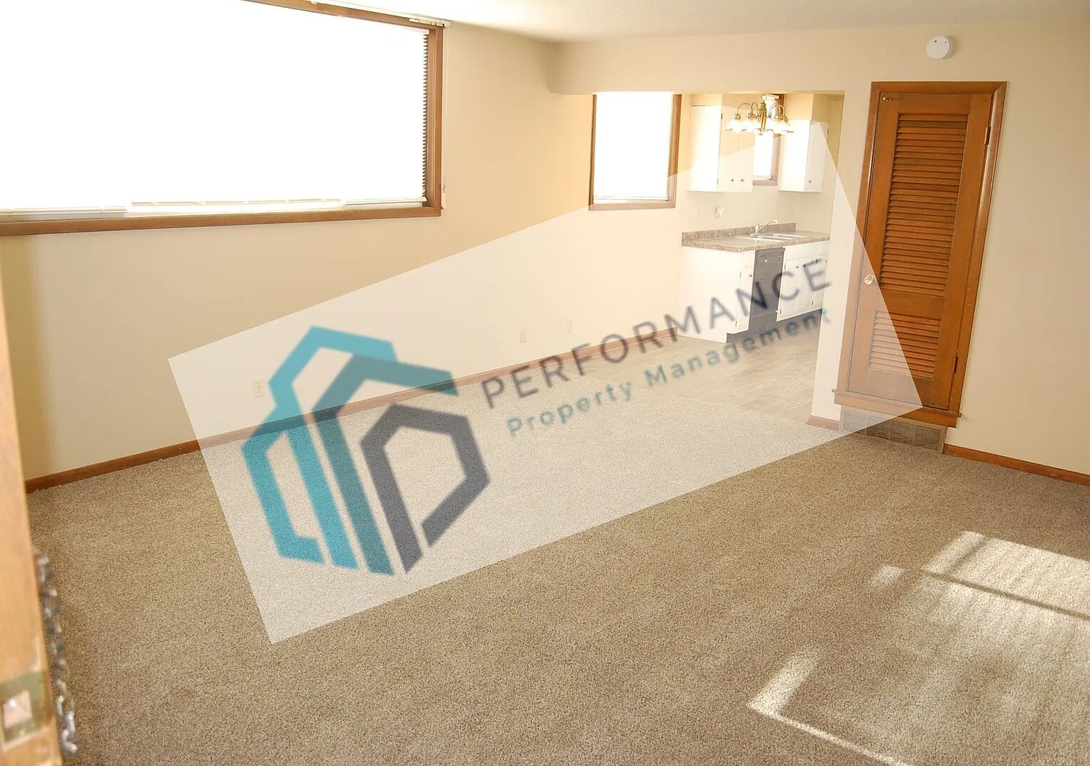 Spacious 1-bedroom near Midtown! — Photo 2