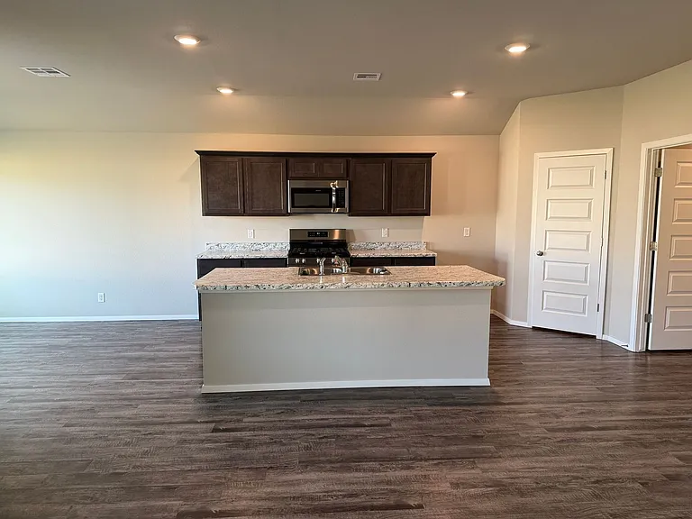 11425 S 232nd East Ave — Photo 2