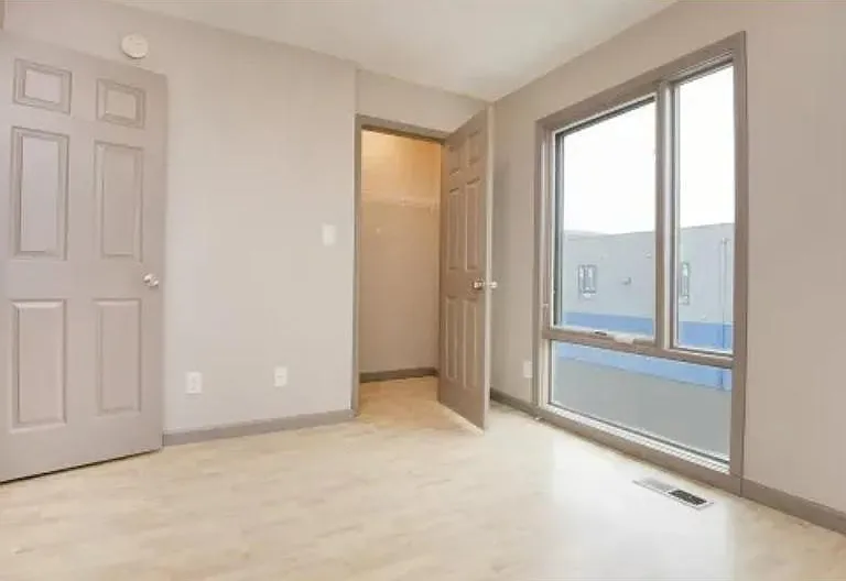 733 Capitol Loft Apartments — Photo 5