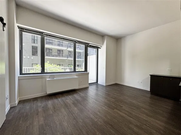 525 West 28th Street image 1 of 6
