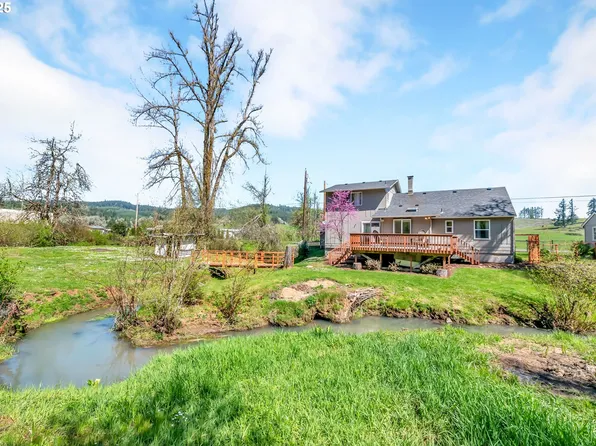 31296 Kenady Ln, Cottage Grove, OR 97424