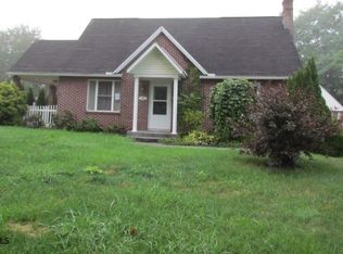 215 Radian Dr, Johnstown, PA 15904