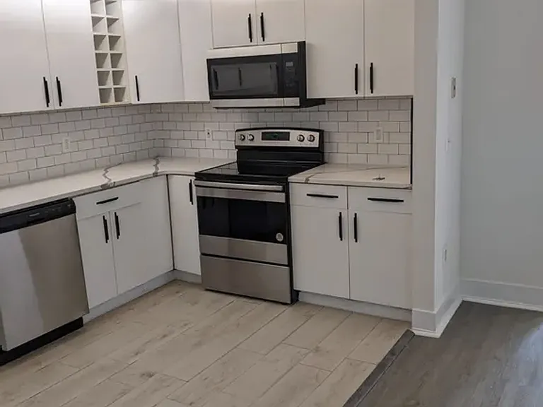 4313 Main St — Photo 15