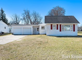 609 E Summit St, Greenville, MI 48838