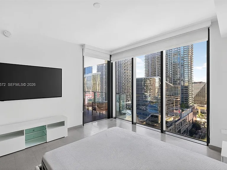 68 SE 6th St #1702 — Photo 15