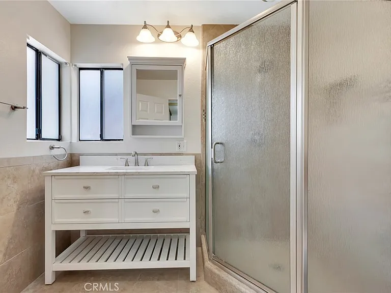 221 Acacia Ln — Photo 22