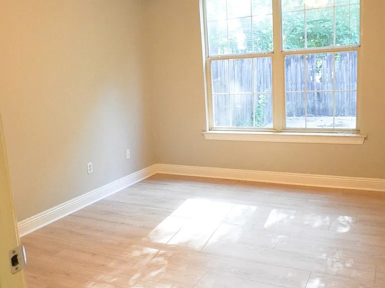 5395 Arlington Ct — Photo 6