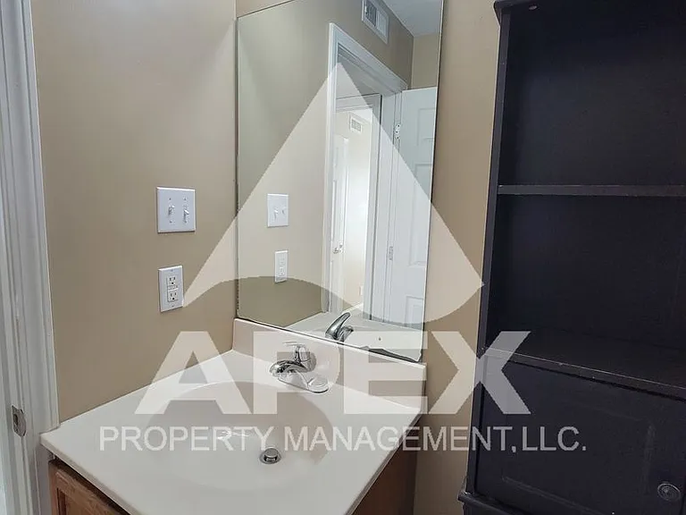 Avalon Apartment Homes — Photo 13