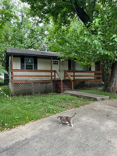 215 S Maple Ave Photo 1