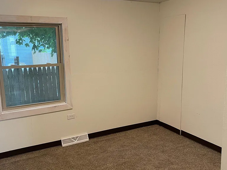 1031 Brown Ave #1 — Photo 8