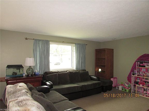 3rd image of 2120 Green Acres Dr