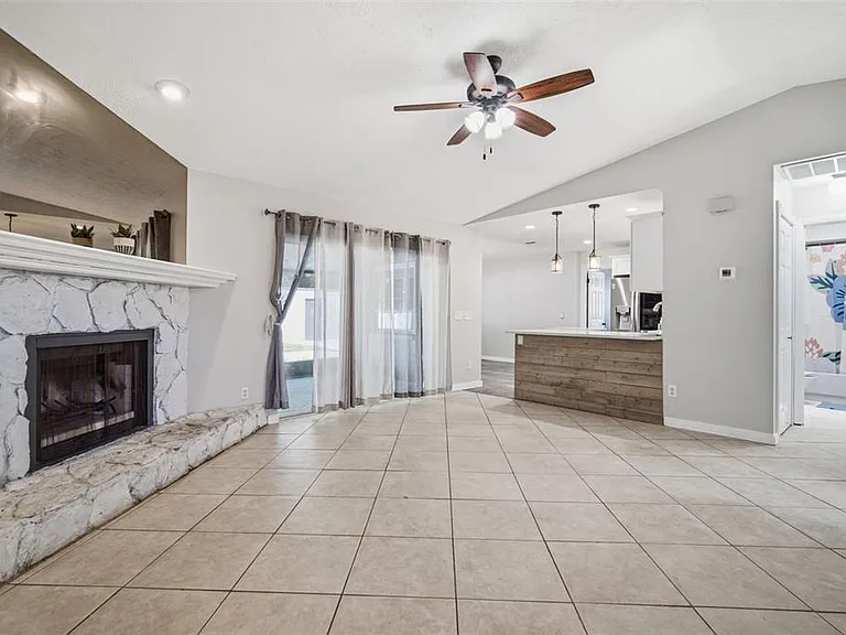 7403 Providence Rd — Photo 21